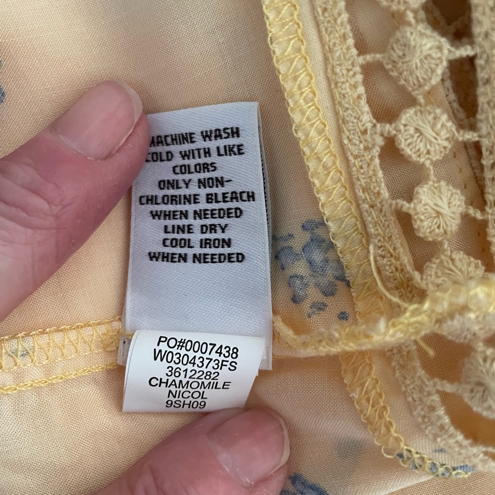 Fever 3X NWT butter yellow /blue floral peasant off the shoulder top w/crochet - Picture 4 of 7